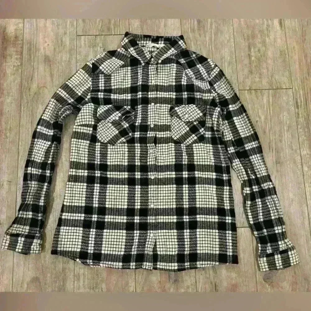 Love Stitch Long Sleeve Plaid Black & Cream 100% Cotton Button Up Size Small